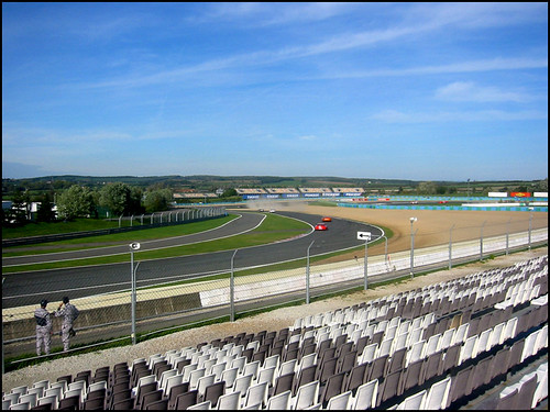 never cup race stand track view crash accident weekend 2006 racing course porsche vip sortie gt circuit tribune cours magny gravier supercup nvidia magnycours ffsa