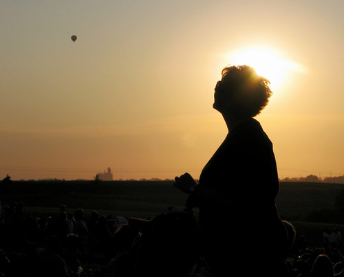 sunset portrait sky people woman sun color canon balloons action candid picture july iowa powershot ia hotairballoons spectator indianola nationalballoonclassic g9 canong9 don3rdse