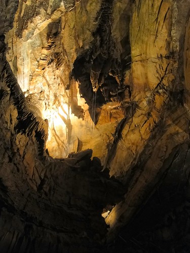water indiana minerals limestone cave cavern formations harrisoncounty mauckport squireboonecaverns