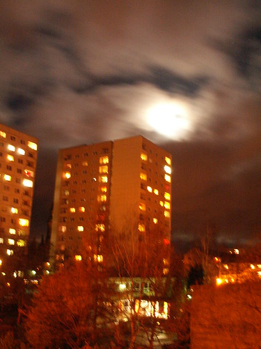 Der rote Mond schaut dster drein und blickt mit dstrer Glut zur Nacht in Dresden und zornrot glht der volle Mond 656