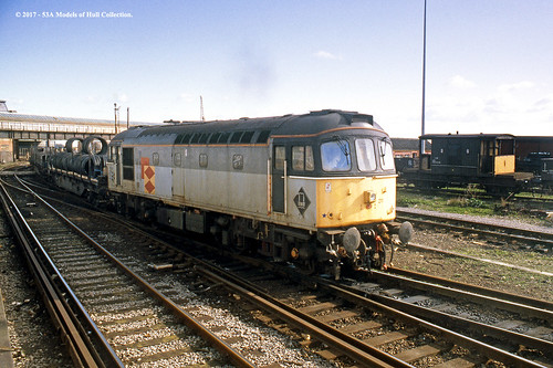 britishrail railfreightdistribution class33 33211 diesel freight train railway locomotive railroad dovertownyard kent