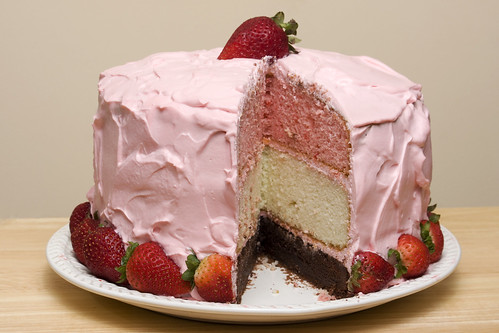 cake strawberry icing neapolitan neapolitancake ghholt strawberrymascarponeicing