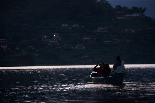 nepal lake boat asia transport transportation rowboat pokhara rowingboat phewatal doonga