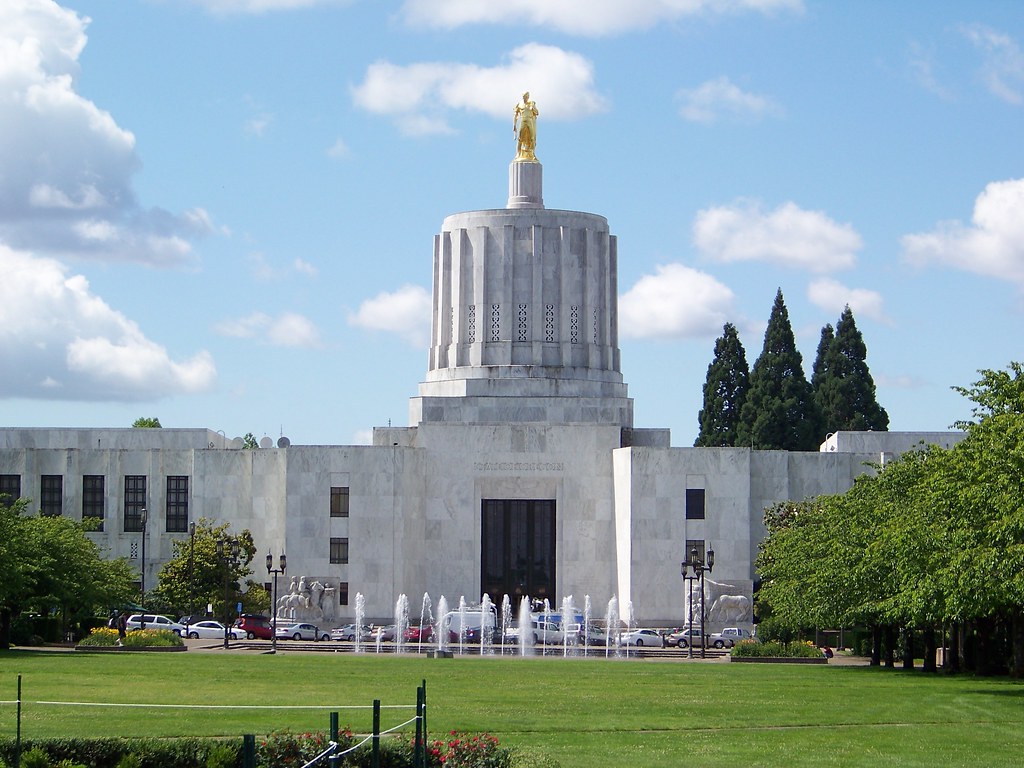 Oregon Capitol Building A Photo On Flickriver   3666462630 6b8e89cf30 B 