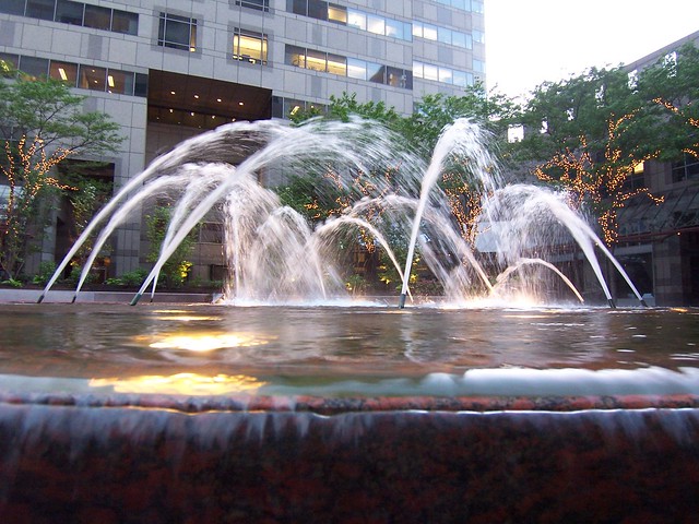 fountain at commerce plaza