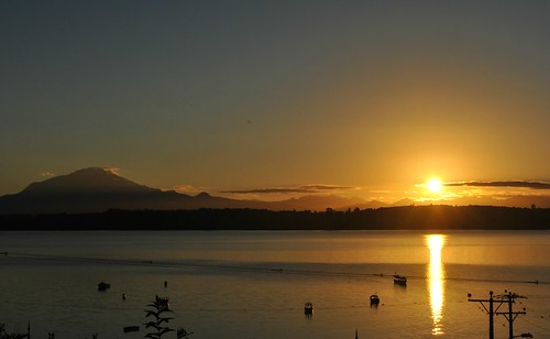 amanecer volvioelsolalagaleria chile patagonia lago lake sudamerica puertovaras volcanosorno volcano osorno sur south cruceandino sol sun regiondeloslagos sunrise