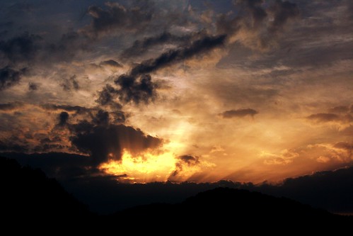 sunset clouds lights tramonto nuvole shadows ombre luci rays vanmorrison raggi mygearandme