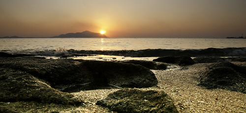 beach sunrise geotagged nikon rocks egypt sharm d300 nikkor18200vr شرمالشيخ nikkor18200ged ©neilmallett2009 zoom18200mmf3556gvr geo:lat=27970393 geo:lon=34421413