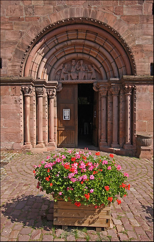 door flowers france church sandstone europe arch columns eu carving alsace pillars cobbles kaysersburg