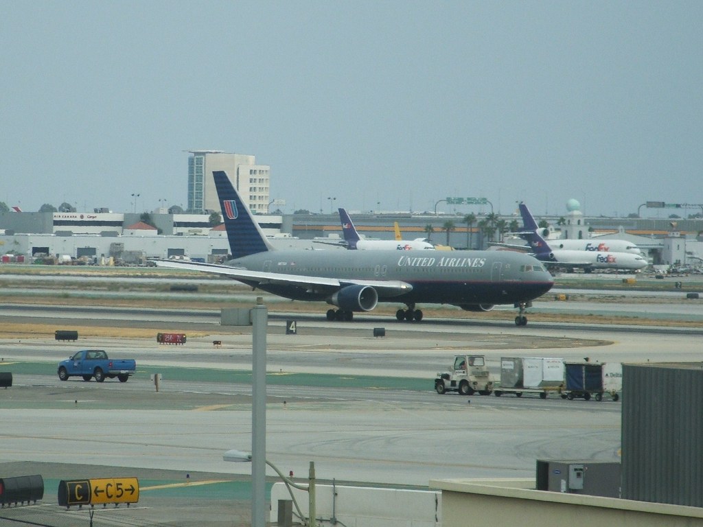 N675UA - B763 - United Airlines