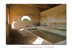 Lavoir in Parigny-la-Rose (F)