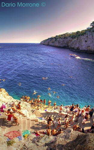 sea people panorama mare estate castro salento ferie vacanze grotta bagnanti lazinzulusa
