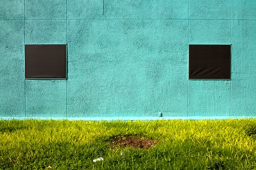 summer color green texture window wall digital 35mm canon austin eos prime missing aqua texas apartment landscaping empty iphoto 5d nothing stucco 46thstreet ef35mmf14lusm