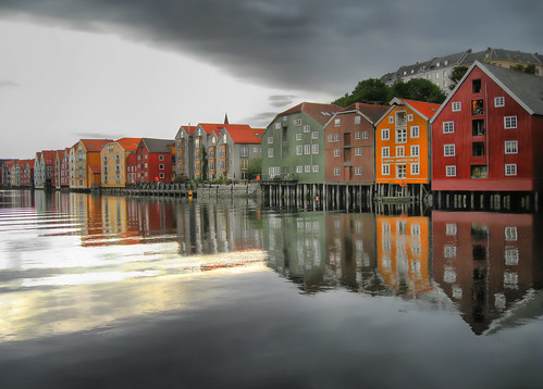 city water norway buildings reflections evening trondheim hdr photomatix topazadjust