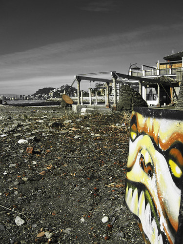sea bw art beach yellow photoshop canon graffiti málaga