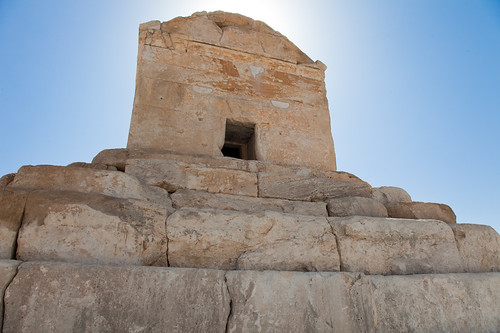 monument grave geotagged king iran tomb burial shiraz alexander cyrus pasargadae achaemenid pasargad kurosh geo:lat=3020759600 geo:lon=5318509000