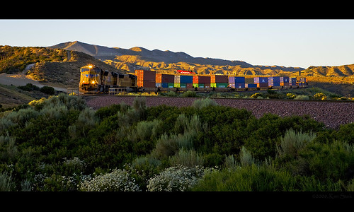 california canon outdoors socal unionpacific lightning canondslr 2470l locomotives cajon railroads inlandempire alltrains deserttrains sbcusa kenszok