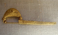 Etruscan gold fibula