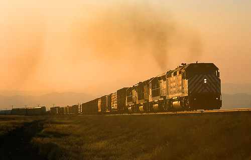 railroad sunset train montana smoke f45 louisville freight mrl freighttrain emd montanaraillink mrl391 manifestfreight winstonhill emdf45 mrl2ndsubdivision mrlml mrlf45 louisvillemontana montanaraillink2ndsubdivision