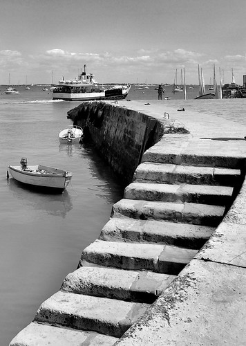 sea blackandwhite bw france stairs geotagged boats island islands nikon harbour iledaix charentemaritime d40