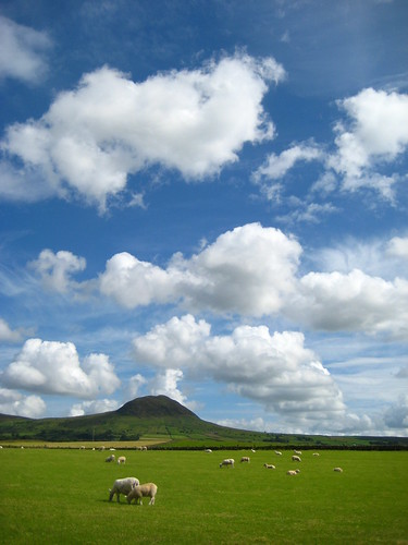 blue cloud mountain storm green field clouds sheep july braid slemish broughshane superaplus aplusphoto buckna skyascanvas