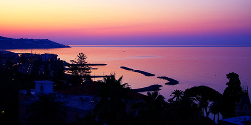 morning italy beach sunrise canon coast liguria 1785mm sanremo 40d