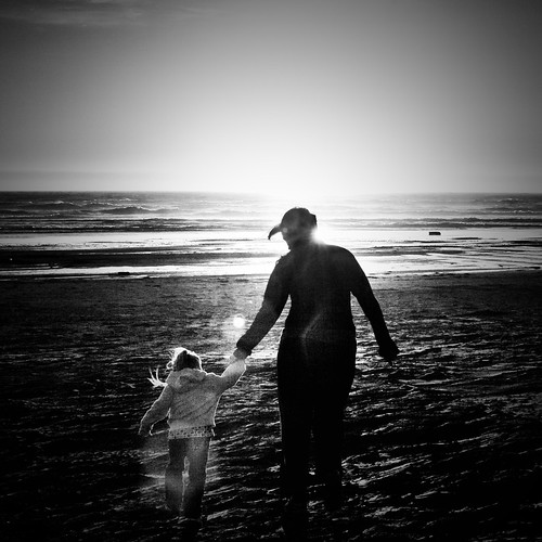 ocean sunset sun beach water contrast canon walking sand waves horizon daughter mother holdinghands rebelxt heceta