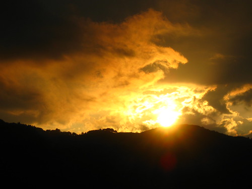 sunset sky españa sun mountains sol clouds atardecer fire hand god asturias cielo nubes mano fuego montaña dios aller moreda flickrestrellas
