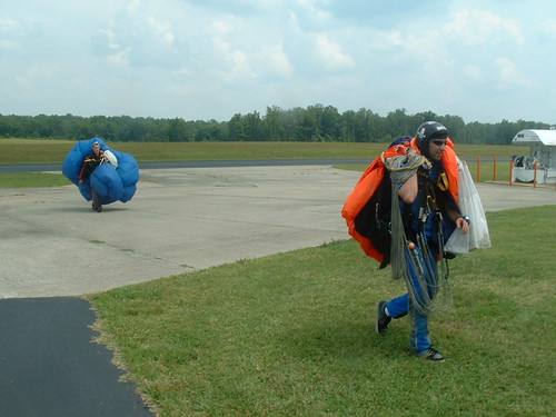 sport skydiving fun insane crazy airport amazing intense tn tennessee extreme rush experience youthful skydive harness excitement parachuting adrenaline survival waverly extremesport parachute freefall terminalvelocity landingstrip 10000feet humphreyscounty bucketlist humphreyscountyairport
