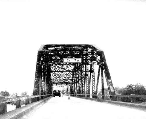 bridge b blackandwhite bw white black river blackwhite construction jasper texas w places historic neches truss nationalregister jaspercounty pontist
