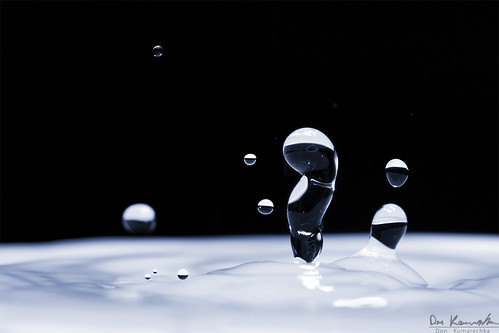 ontario canada motion macro water closeup droplets flash coffeemug household liquid barrie ringflash strobe ef100mmf28macrousm canoneos5dmarkii