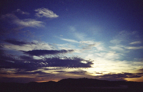 sky film clouds sunrise lomo lca iso400 grain nuvens filme céu grão