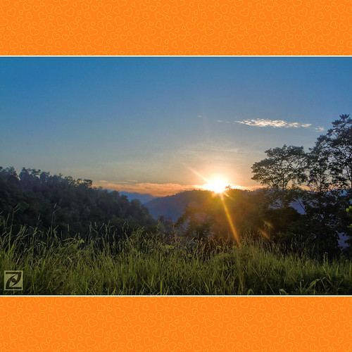 sky mountain digital sunrise dawn top malaysia fujifilm pahang bukit blending tinggi vertorama s100fs