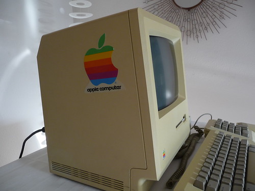 apple vintage computer macintosh mac antique 1984 128k 128