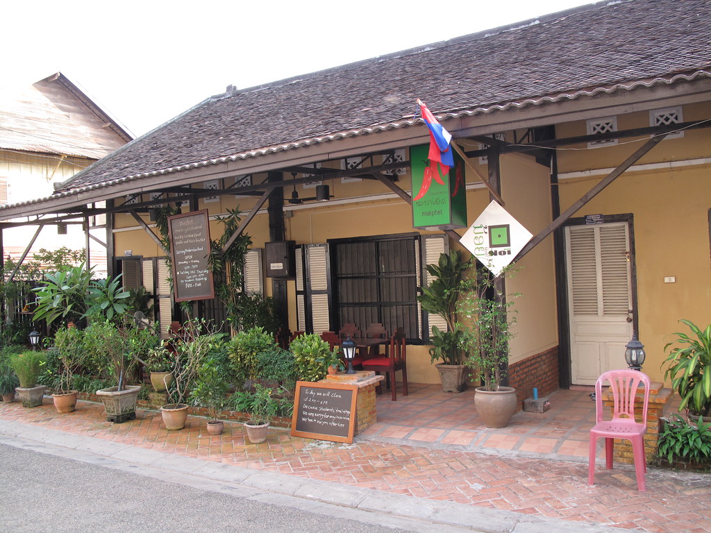 Exterior of Makphet restaurant