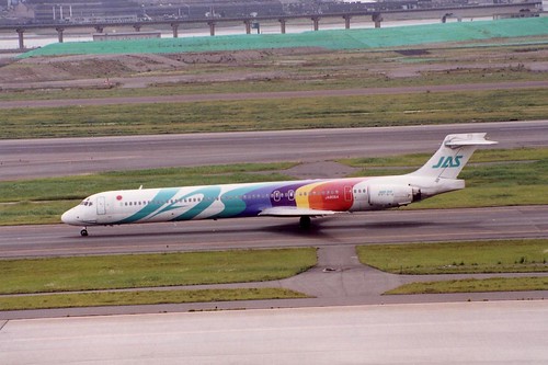 JAPAN AIR SYSTEM MD-90 JA8064(cn2125)