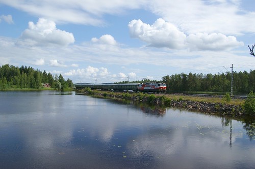 summer lake reflection water train suomi finland railway express vesi juna kesä järvi sr1 heijastus jämsä rautatie p916 valkeejärvi