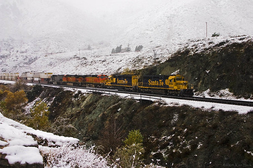 california snow mountains canon outdoors route66 trains socal canondslr bnsf locomotives cajon inlandempire emd cajonpass alltrains movingtrains sbcusa alltypesoftransport kenszok