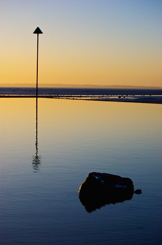 blue orange reflection beach rock sunrise dawn coast nikon post pole reflected essex shoeburyness d40 shoebury nikond40