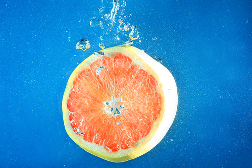 blue food water fruit yummy bubbles grapefruit citrus edible fruitsplash strobist 580exii