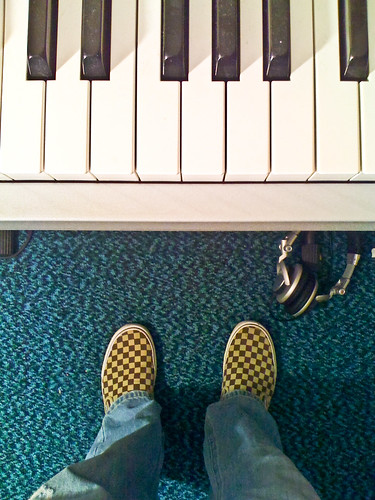cameraphone camera music playing man eye feet apple studio keys shoe keyboard shoes phone looking view floor legs perspective piano ground down surface 3g korg record headphones recording phones iview ivories iphone trition fromaphoneseyeview