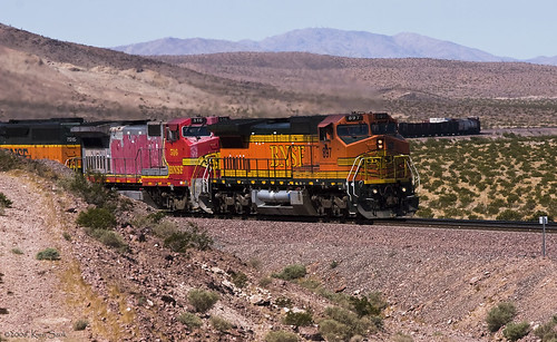 california canon desert trains socal mojave ge canondslr bnsf locomotives railroads canon70200f4l alltrains deserttrains sbcusa kenszok