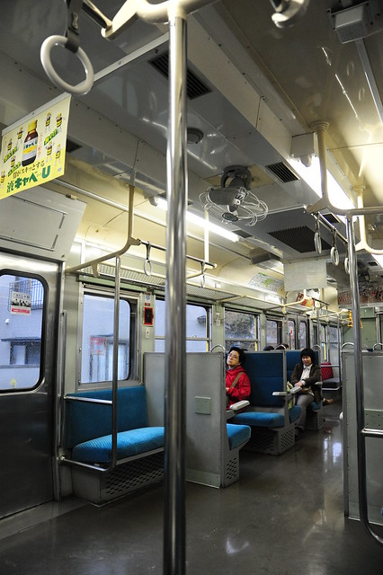 Inside of Moha 115(モハ115) Train of JR Yahiko Line(弥彦線)