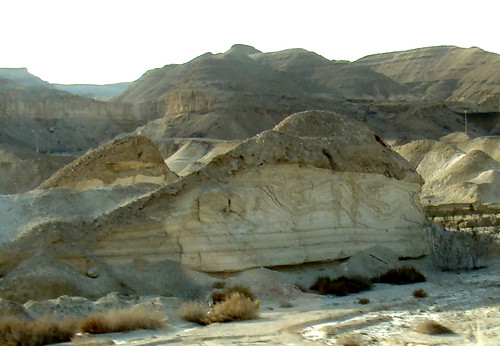 israel desert folded fold geology deadsea sedimentary folding stratigraphy tsindesert