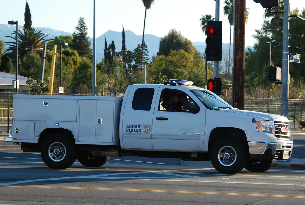 LOS ANGELES POLICE DEPARTMENT (LAPD)  BOMB SQUAD - GMC UTILITY TRUCK
