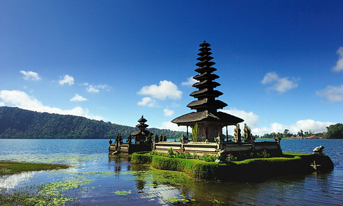 bali island temple nikon nikkor indonesian ulun danu