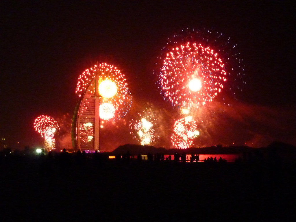 Burj al Arab fireworks at New Year (2)