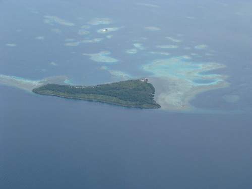 ocean trees dedication island pacific aerial jungle png papuanewguinea province niugini morobe kahunapulej kahunapule