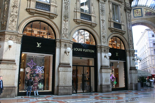 20091112 Milano 18 Galleria Vittorio Emanuele II 10 Louis Vuitton