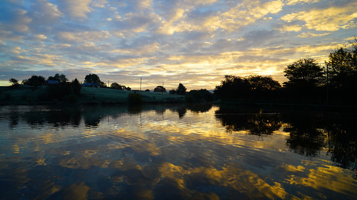 daisynook countrypark crimelake sunrise clouds reflection manchester uk failsworth oldham hollinwoodcanal trees bushes dawn